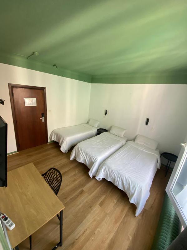 Triple Room image 2