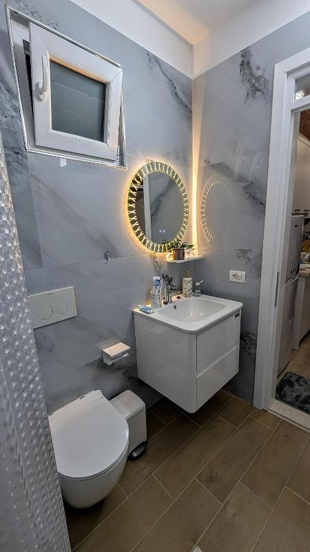 The Parkside Villa Apartment II - image 8