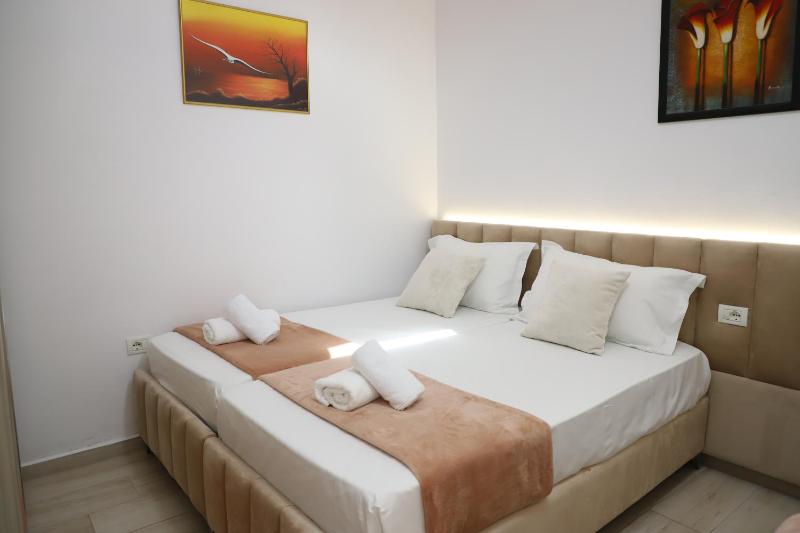 Downtown Apartment - image 4