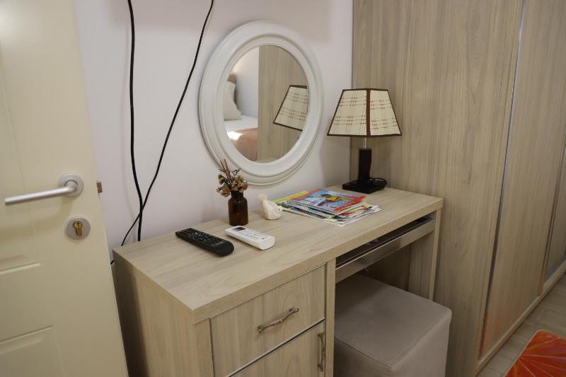 Downtown Apartment - image 2