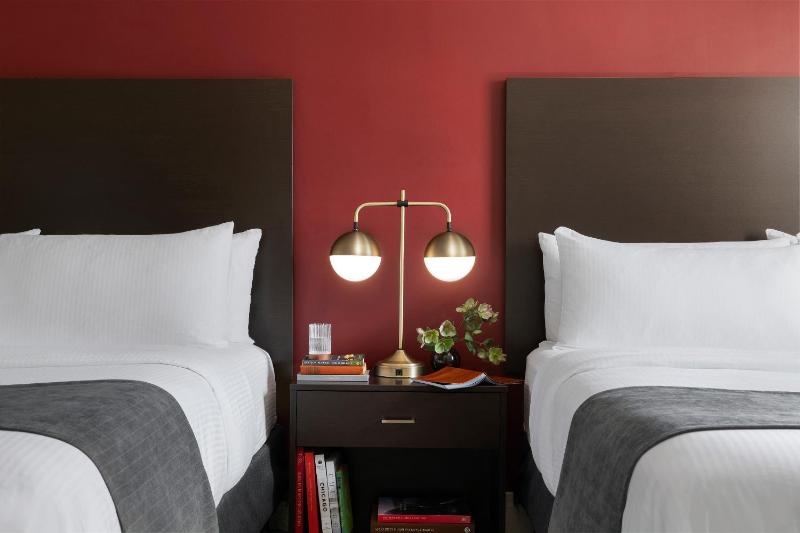 Majestic Hotel - image 11
