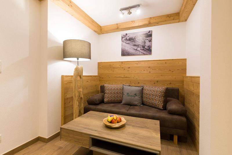One-Bedroom Apartment image 3