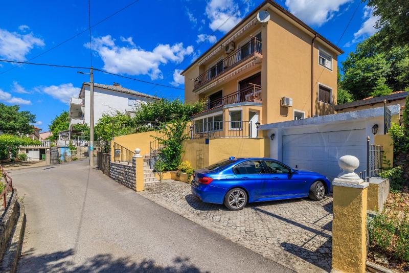 Apartment Car - image 20