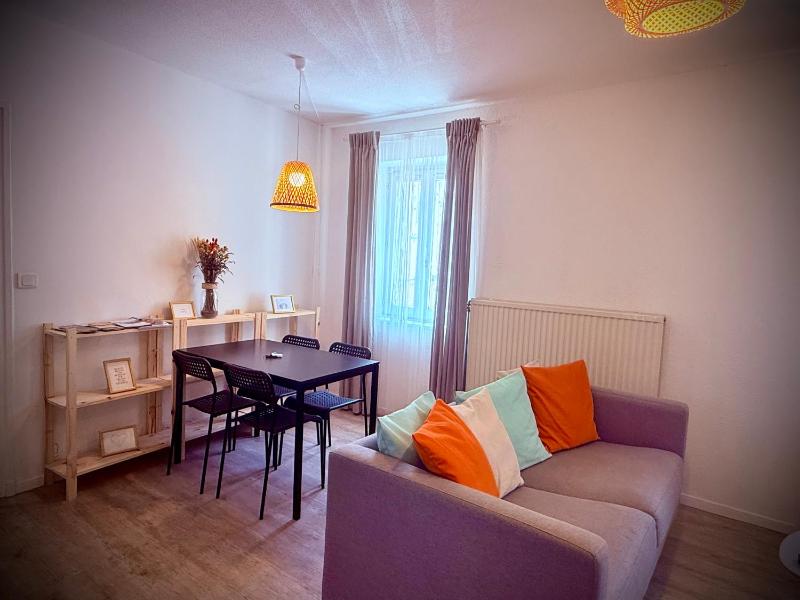 Apartment-NO elevator-Free private parking-Self check in !! Appartement-PAS ascenseur-Parking privé gratuit-Arrivée autonome!! - image 2