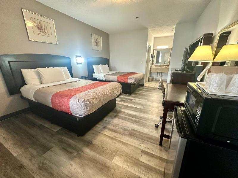 Standard Room with Two Double Beds - Non-Smoking image 3