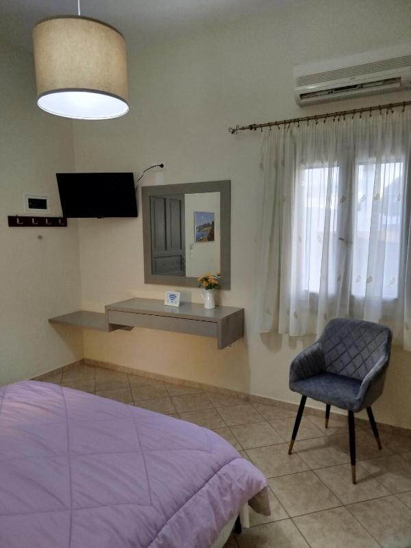 Studio (2 Adults) image 4