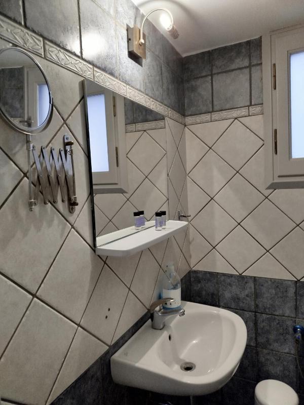 Studio (2 Adults) image 2