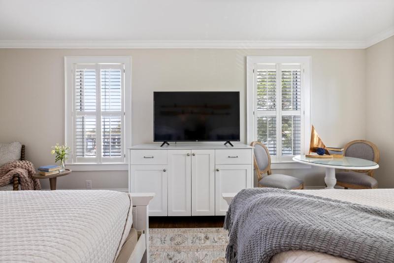 Superior Queen Room image 3