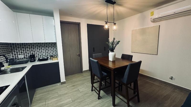 Best Location & Rooftop Pool Apto With Elevator - image 16