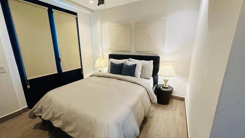 Best Location & Rooftop Pool Apto With Elevator - image 14