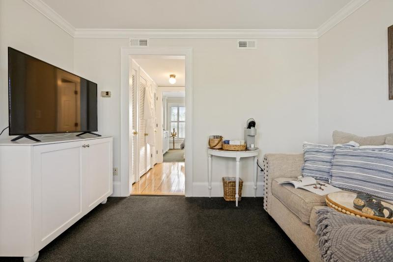 Queen Suite image 4