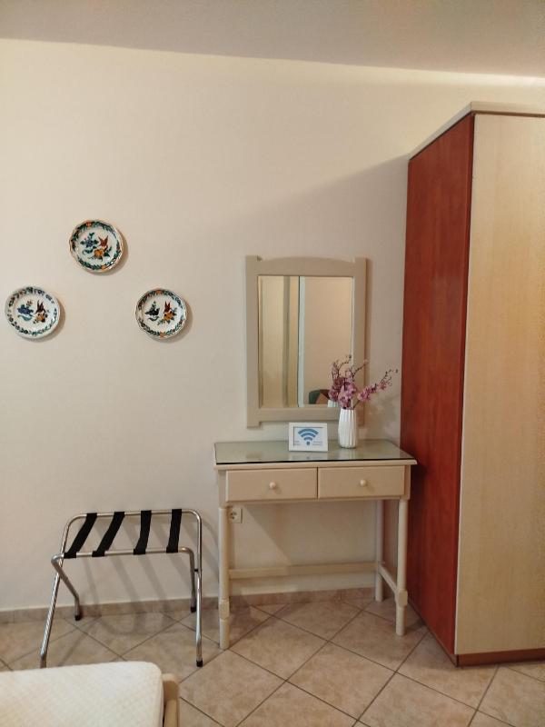 Studio (3 Adults) image 2