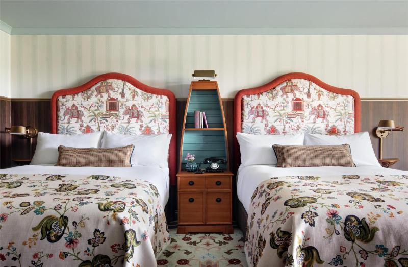 Graduate Deluxe Double Room with Two Double Beds image 4