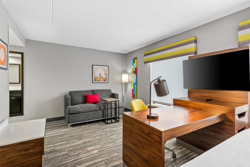 King Studio Suite with Sofa Bed - Non-Smoking image 4