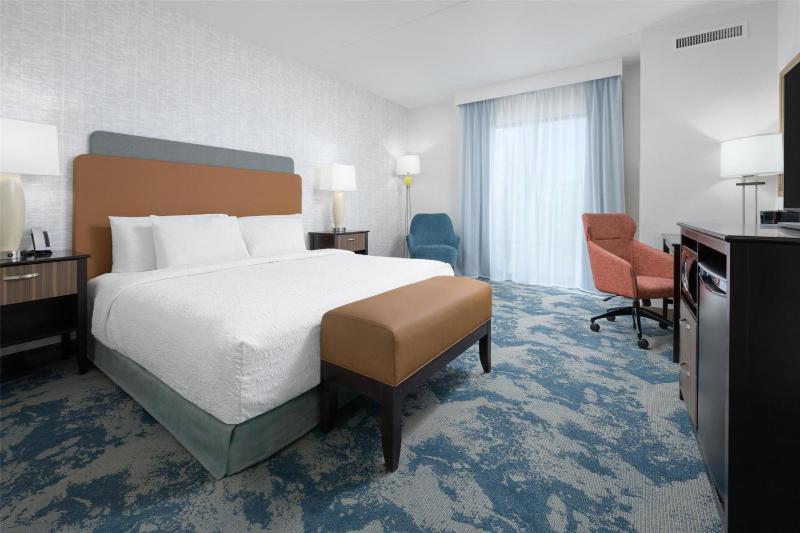 King Room with King Bed - Non-Smoking image 1