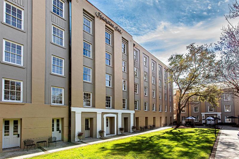 Hampton Inn Charleston-Historic District - image 1