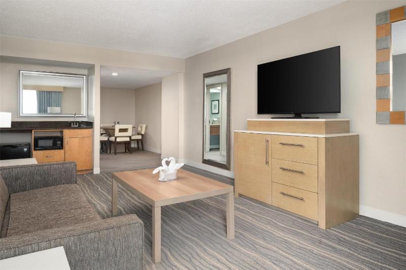 Two-Room King Suite - Non-Smoking image 3