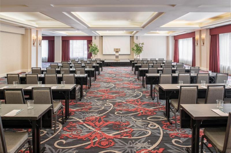 Embassy Suites by Hilton Portland-Downtown - image 49