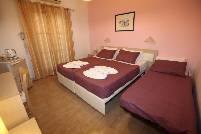 Triple Room image 3