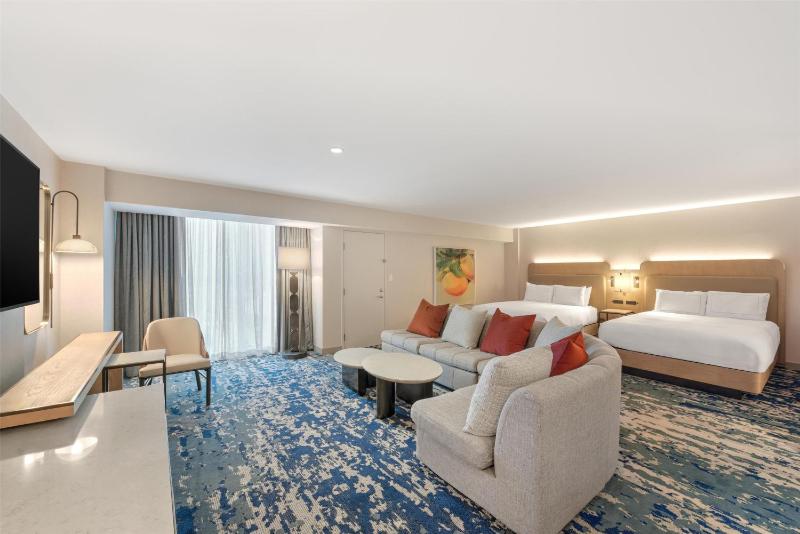 Studio Suite with Two Queen Beds image 4