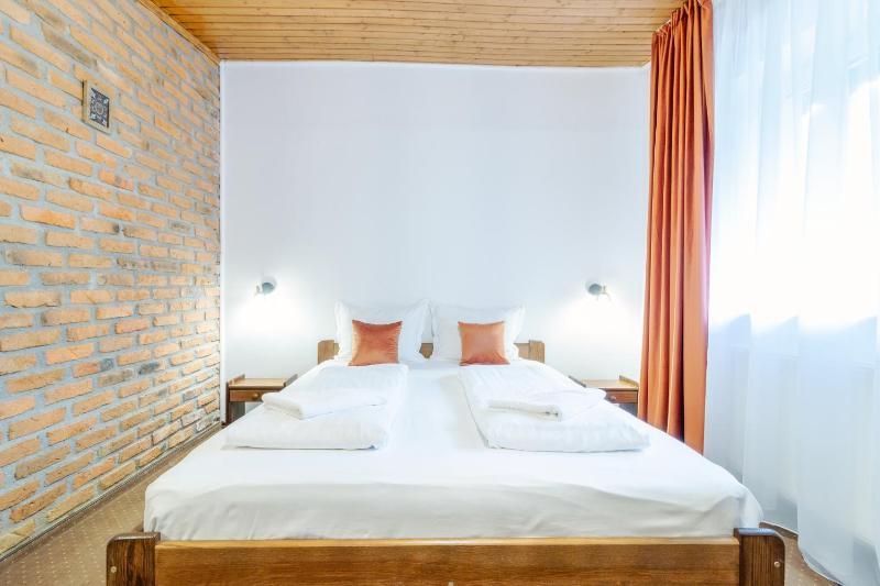 Triple Room with Private Bathroom image 1