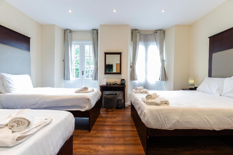 Quadruple Room image 1