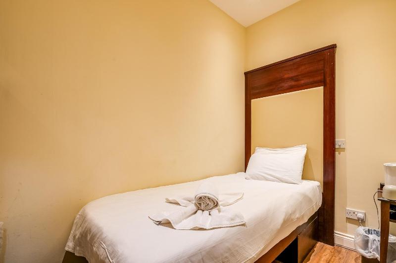 Single Room - No Window image 3