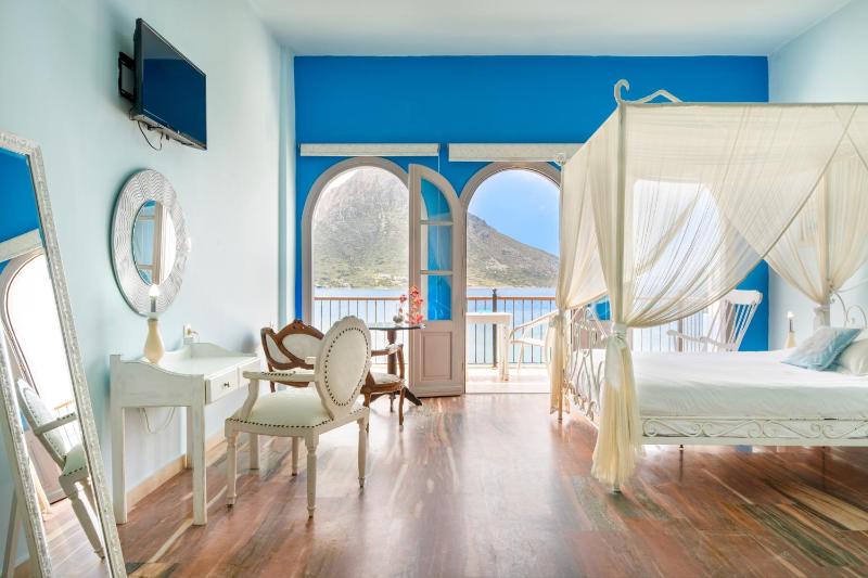 Junior Suite with Sea View and Terrace image 1