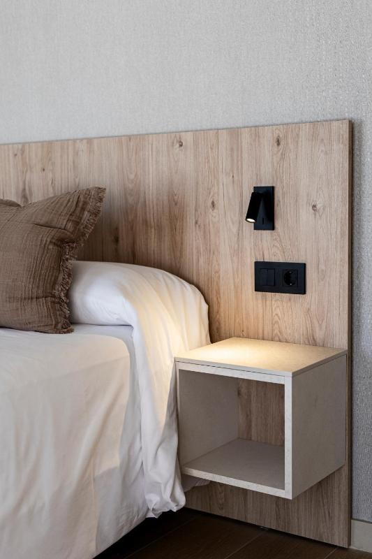 Deluxe Double Room with Balcony and Sea View image 1