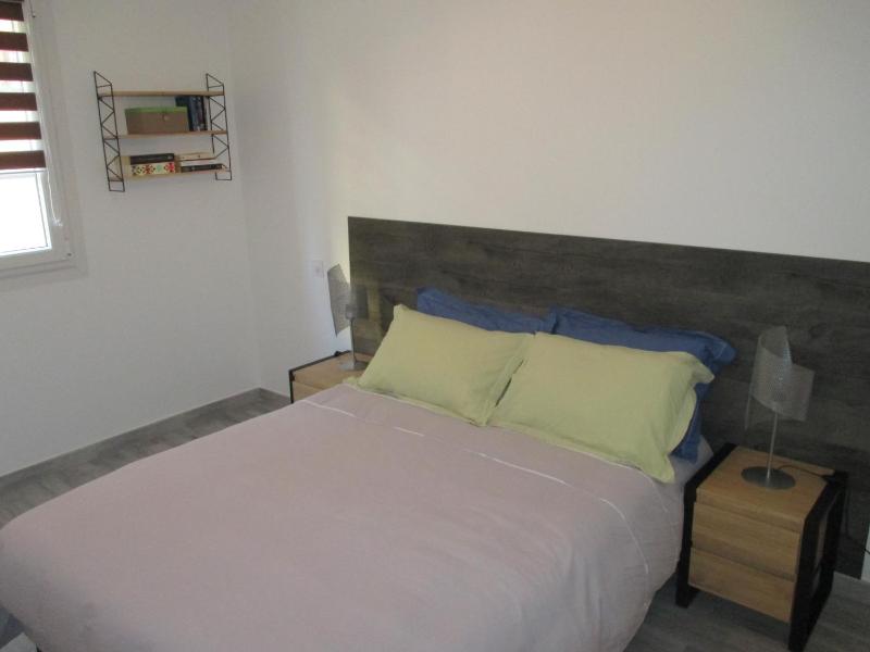 One-Bedroom Apartment image 2