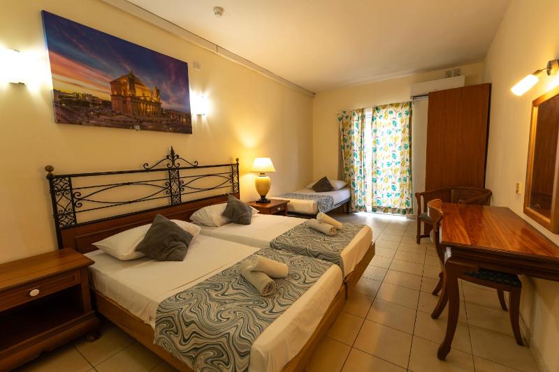One-Bedroom Apartment image 3