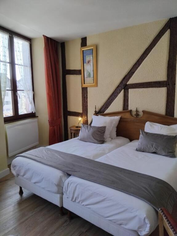 Logis Hotel Saint-Martin - image 13