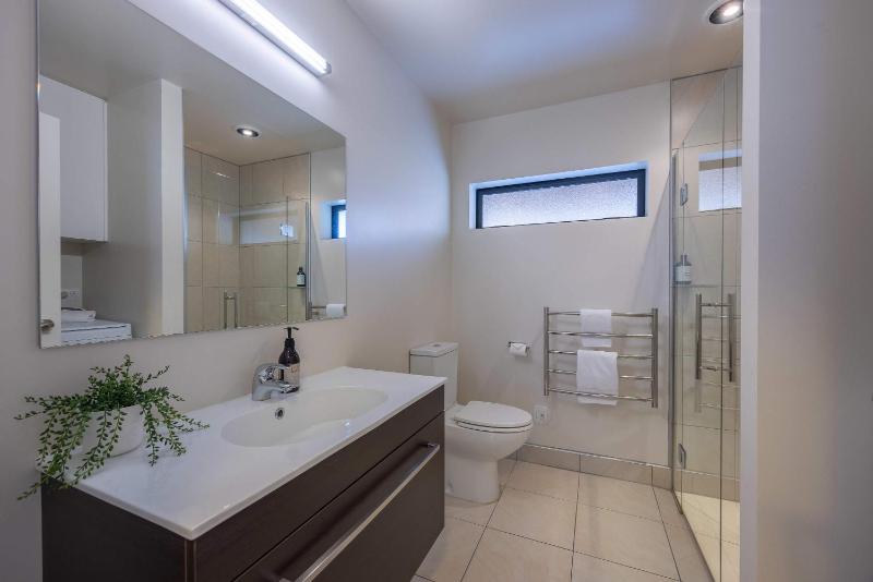 Mountain views in Meadowstone - image 2
