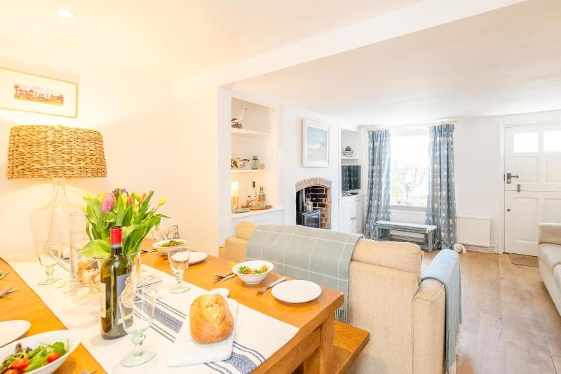 Seahorse Cottage Aldeburgh - sleeps 4 - Adult only property - Managed by Aldeburgh Coastal Cottages - image 8
