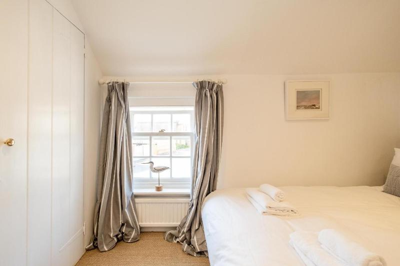 Seahorse Cottage Aldeburgh - sleeps 4 - Adult only property - Managed by Aldeburgh Coastal Cottages - image 9