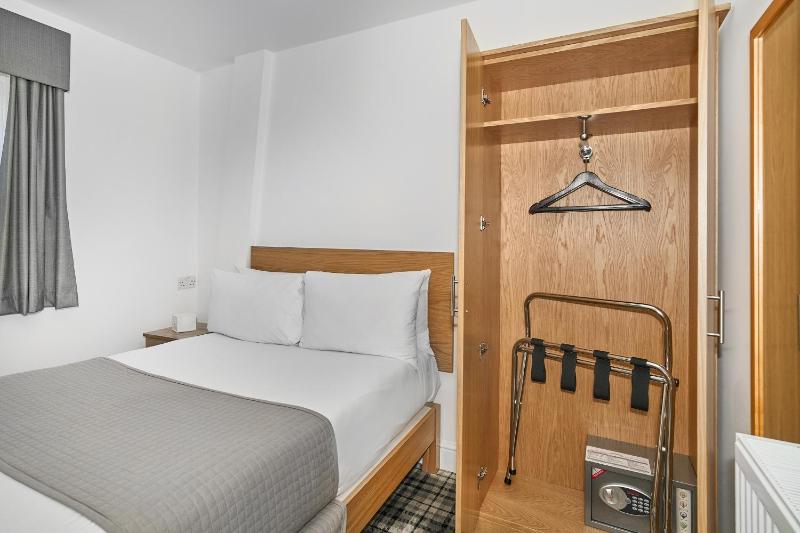Double Room image 1