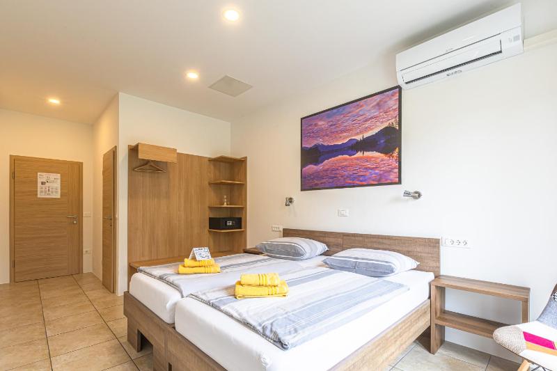 Double Room with Mountain View image 1