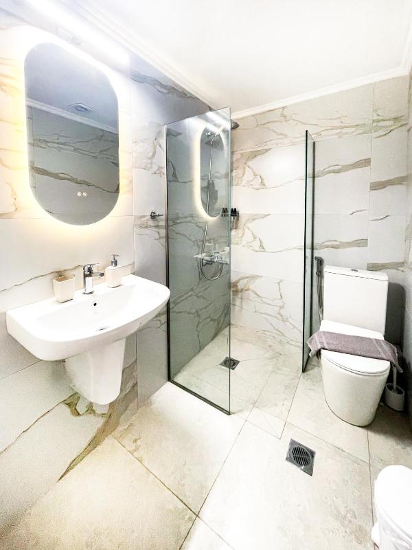 Suite with Garden View image 4