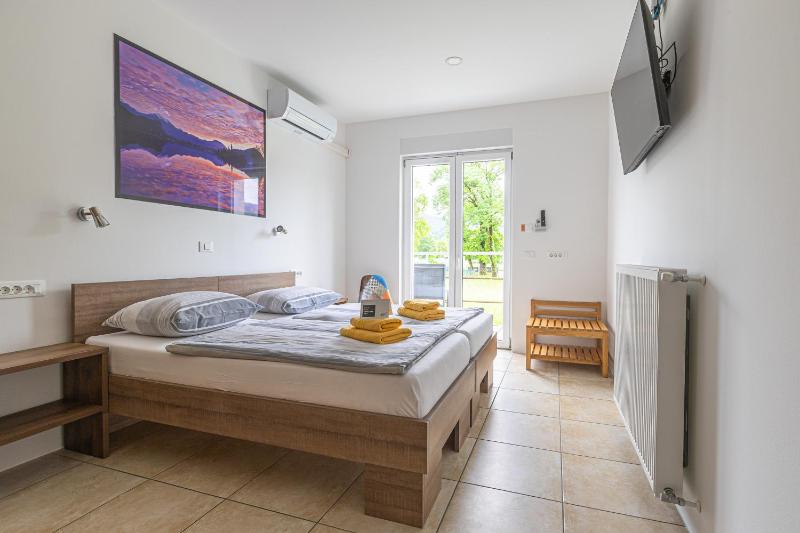 Double Room with Mountain View image 3