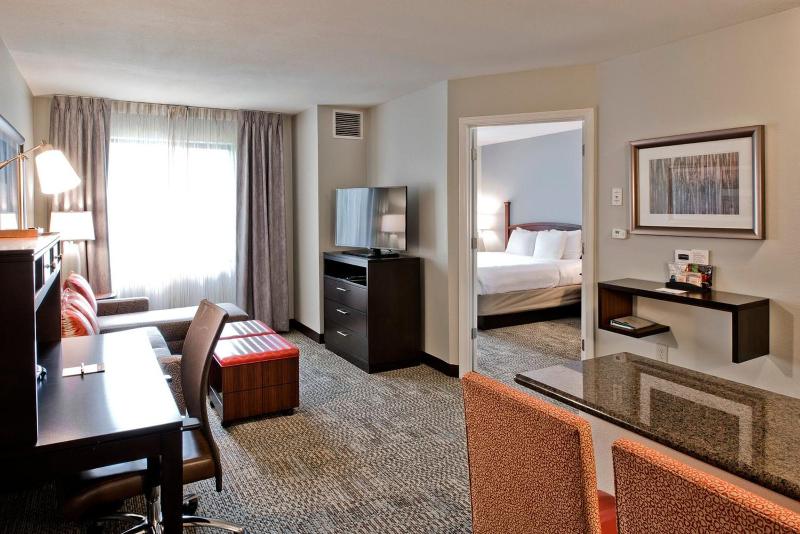 One-Bedroom King Suite image 2