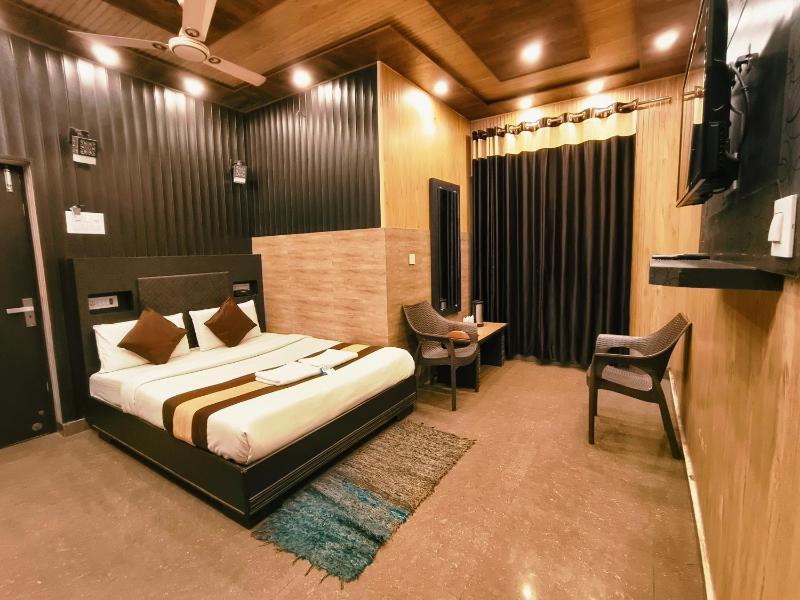 Hotel PardesiHar ki pauri Road Haridwar - image 2