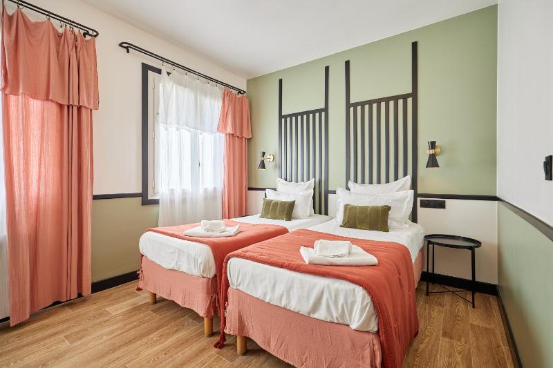 Twin Room image 1
