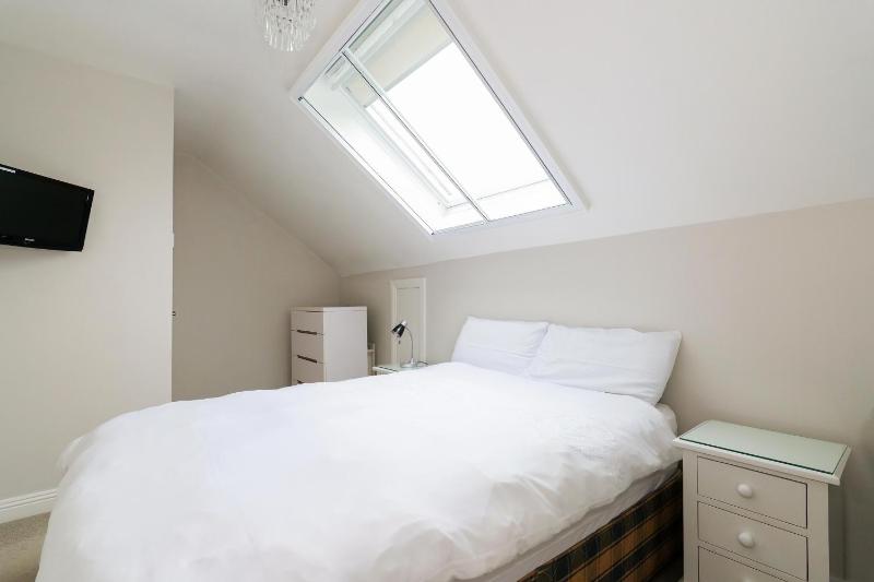 Double Room with Private Bathroom image 3