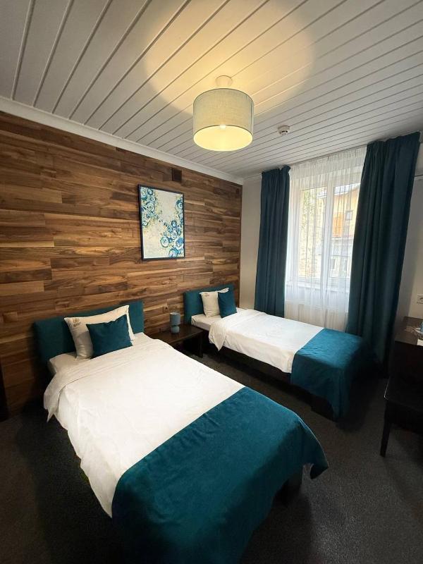 Twin Room image 1