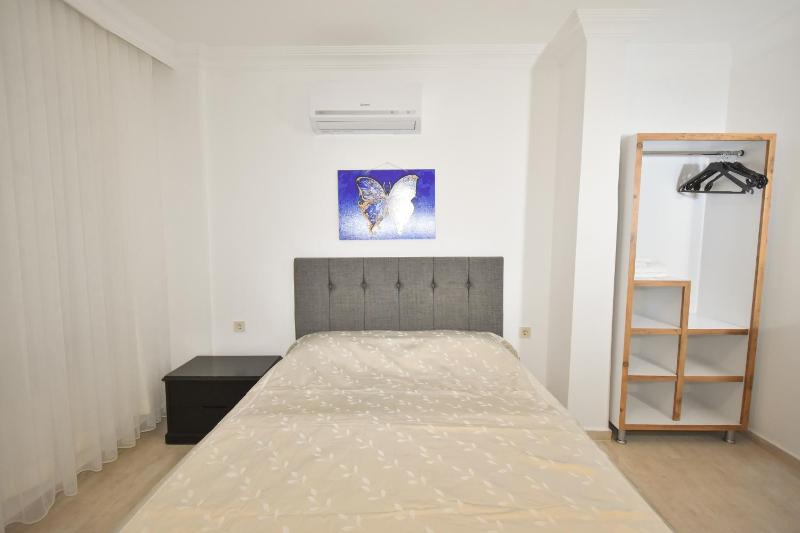 King Suite with Balcony image 3