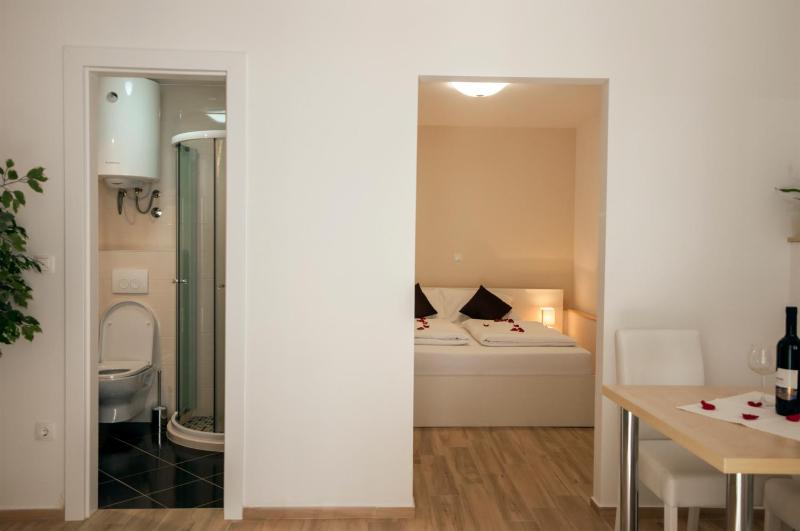 Deluxe Double Room image 4