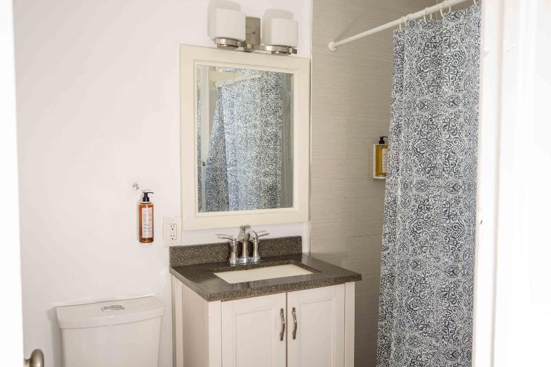 Small Room Shared Bathroom  image 3