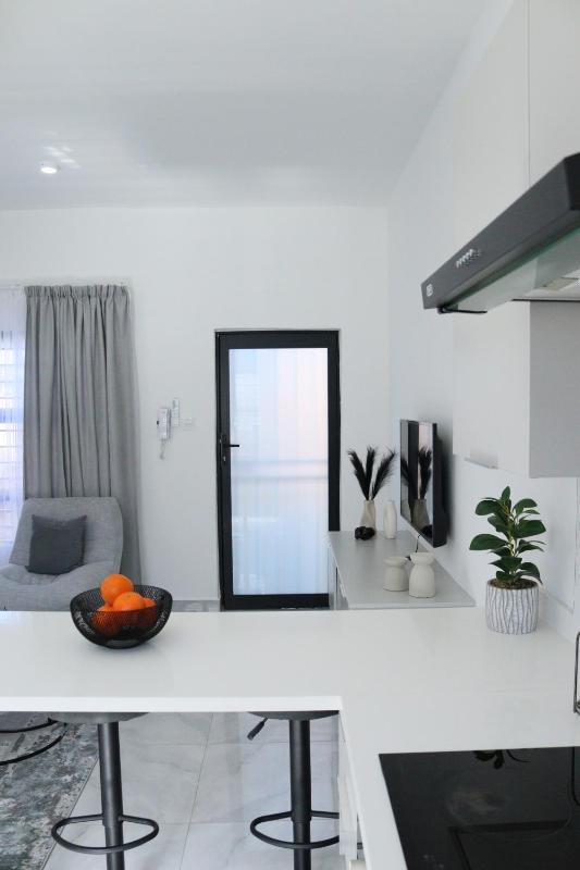 ThreeOn10 - Modern Luxury Apartment - image 5