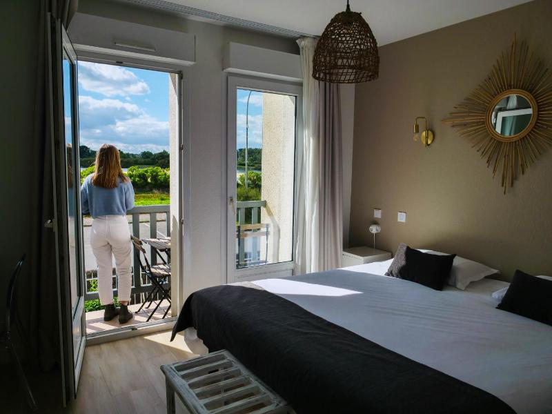 Superior Double Room image 4