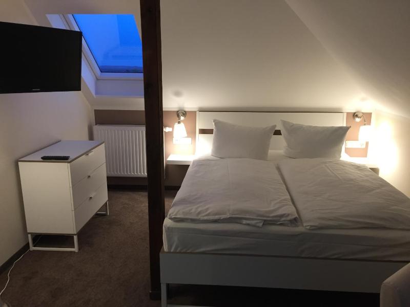 Small Double Room - Upper Floor image 2